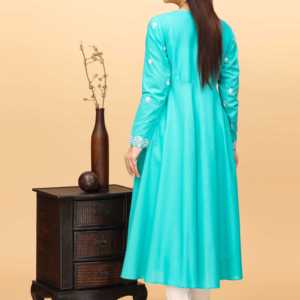 Chemise longue ornée Cambric pour femme PS4201 1PC Chemisier élégant - Product Image 1