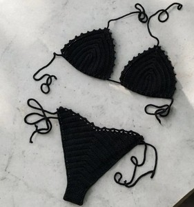 Ensemble de bikini brésilien crocheté avec pompons et perles - Product Image 3