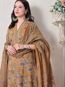 <b>Women</b> Floral Printed Cotton Quick Dry <b>Kurta</b> Set Dupatta V-Neck Regular Fit Knee-Length Traditional Indian Pakistani Style Diwali - Product Image 6