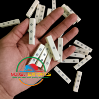 Dés longs faits à la main en os de buffle pour le jeu de Ludo, des Serpents et des Échelles et de nombreux autres jeux d'intérieur et d'extérieur. M.I.G. EXPORTATIONS.