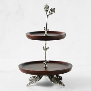 Support à gâteau en bois fait main à deux niveaux avec base en tiges et feuilles florales argentées - Product Image 1