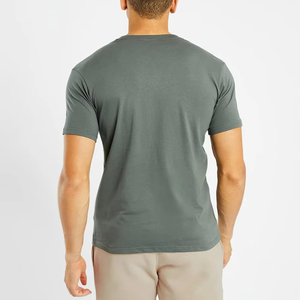 เสื้อยืดออกกำลังกายผู้ชาย เนื้อผ้าระบายอากาศขั้นสูง รองรับการออกกำลังกายได้ดีเยี่ยม สวมใส่สบายเป็นพิเศษ รับผลิตแบบ OEM ODM เสื้อยืดผู้ชาย - Product Image 2