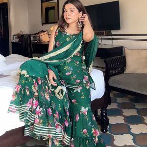 Ensemble Sharara Dupatta en Faux Georgette avec Dentelle Fantaisie, Style Moderne pour Soirée, Longueur Genou, Séchage Rapide - Product Image 1