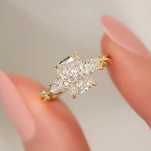 Bague solitaire en or massif 14 carats pour femme, avec diamant de laboratoire taille radiant de 5,01 carats, motif branche de plante, cadeau de fiançailles surprise pour elle - Product Image 6