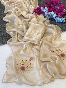 Sari de satén suave Fandy con bordado Khatli Cut Dana en toda la orilla Aarco y blusa a juego con bordado Khatli, sari hecho a mano. - Product Image 2