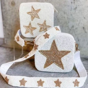 Sac bandoulière carré en toile blanche avec perles dorées, meilleur prix, tendance pour femme, avec sangle perlée amovible - Product Image 1