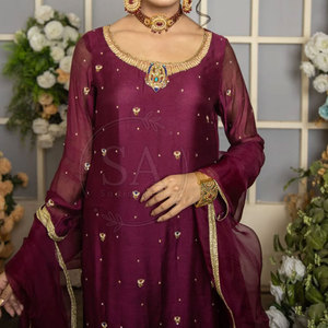 Hermosa Colección Pret con Diseño de Kurta Larga Bordada, Traje de Seda Bordado a la Moda - Product Image 4