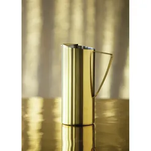 Carafe en métal de luxe artisanale vintage pour la décoration de restaurants, hôtels et tables à manger – Métal nickelé élégant - Product Image 1
