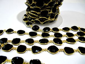 Chaîne de connecteurs en onyx noir naturel, forme libre, briolette, facettée, irrégulière, avec serti - Product Image 4