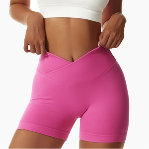กางเกงขาสั้นออกกำลังกายเอวสูงสำหรับผู้หญิง OEM ยกกระชับสะโพก ดีไซน์สั่งทำพิเศษ กางเกงโยคะไร้ตะเข็บยกสะโพก - Product Image 4