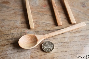 Cuchara Pequeña Ovalada de Bambú |   Cuchara Minimalista de Té y Café con Mango Largo, Bañada en Oro |   10ml Natural y Ecológico para el Hogar - Product Image 5
