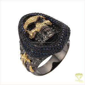 Anillo de Lujo con Cabeza de Animal en Plata 925 y Diamantes Cultivados en Laboratorio, con Detalles en Piedra Negra y Acentos en Tono Dorado para Mayoristas - Product Image 5