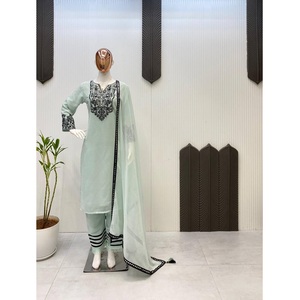 Magnifique ensemble ethnique indien 3 pièces en georgette brodée avec pantalon et dupatta pour femme – Kurta, pantalon et dupatta pakistanais - Product Image 1