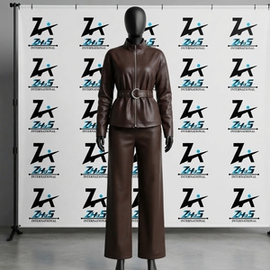 Ensemble de survêtement 2 pièces élégant et personnalisé en cuir PU pour femme – Décontracté, uni, respirant, écologique, délavé à l'acide, imperméable - Product Image 1