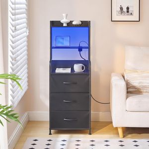 Comodino Alto con Stazione di Ricarica LED, 3 Cassetti in Tessuto e Ripiani Aperti, USB-A, Type-C e 2 Prese AC - Product Image 4