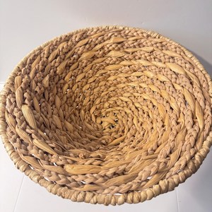 Corbeille à fruits sur piétement en jacinthe d'eau naturelle du Vietnam, écologique, faite à la main, qualité commerciale, style vintage rustique, bol centre de table - Product Image 5