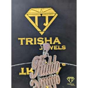Pendentif personnalisé avec nom, serti de diamants VVS cultivés en laboratoire, argent 925, bijoux personnalisés pour rappeurs et hip-hop, par Trisha Jewels - Product Image 3