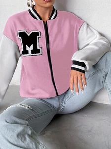 Veste universitaire rose avec manches blanches, logo M sur le devant, blocs de couleur contrastés, fermeture éclair intégrale, col rabattable, pour l'automne - Product Image 4