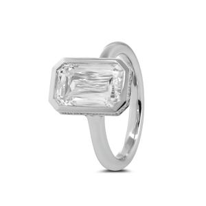 Bague de luxe en or blanc massif 14 carats avec diamant de laboratoire, sertie en clos, coupe croisée moderne, solitaire avec halo caché, bague d'anniversaire - Product Image 6