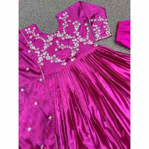 TENDANCE CHINON BRODERIE SÉQUENCE TRAVAIL ROBE BAS AVEC DUPATTA ROSE - Product Image 2