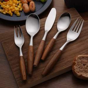 Cuchara, tenedor y cuchillo desechables de madera natural, ecológicos y biodegradables para cafeterías, restaurantes y comida para llevar. - Product Image 3