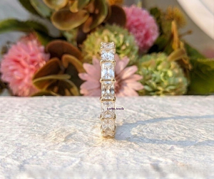 Bague de mariage demi-éternité en or jaune 14 carats avec diamant de laboratoire taille radiant de 1,90 ct, certifiée IGI – Cadeau tendance pour fête ou anniversaire - Product Image 2