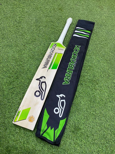 Bate de críquet Kookaburra de madera verde y blanca con el logo de Kookaburra para deportes de críquet - Product Image 1