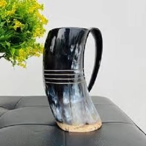 Mug à boire en corne de buffle gravé loup, inspiré de Game of Thrones, naturel et élégant, disponible au prix d'usine - Product Image 5