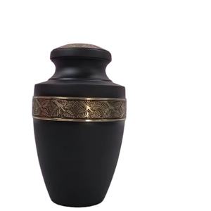 Urna Funeraria para Cenizas Humanas Uzair 2022, Estilo Europeo, Negra, Personalizable, Diseño Artesanal Duradero - Product Image 1
