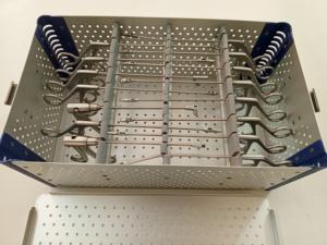 Nouvel ensemble de forceps d'arthroscopie manuels pour chirurgie du genou, 15 pièces, boîte de stérilisation bleue, certifié CE ISO, garantie 3 ans, par Dentavex - Product Image 1