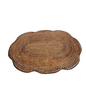 Beautifully Handcrafted Rattan Oval Scallop Placemat <b>Tablemat</b> - Product Image 4