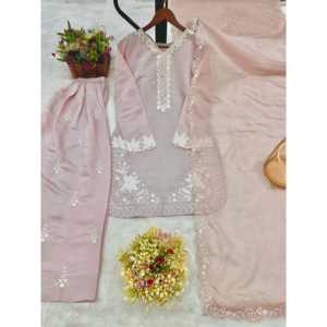 Ensemble de costume pour femmes avec broderie et travail de séquence - Product Image 4