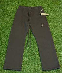 Pantalones unisex de alta calidad, personalizados, estilo cargo, con logotipo personalizado. - Product Image 4