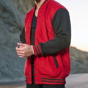 Dale un toque a tu estilo urbano con la chaqueta universitaria unisex para hombre, con cuello alto y diseño deportivo para mayor comodidad. - Product Image 2