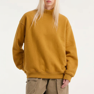 Sweat-shirt personnalisé pour femme à col montant, en molleton brossé doux, avec motif graphique en lettres chenille, coupe ample et texture délavée - Product Image 3