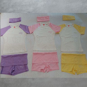 Conjunto Deportivo de Invierno para Mujer Y2K 2026, Logotipo Personalizado, Poliéster de Alta Calidad, Manga Corta, 3 Piezas - Product Image 3