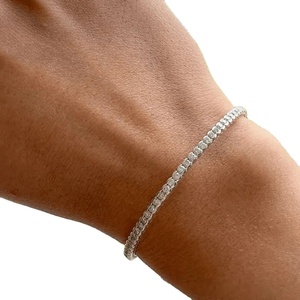 Pulsera de tenis de moissanita de corte redondo en plata de ley 925, pulsera personalizada, pulsera de tenis de moissanita - Product Image 1