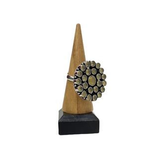 Anillo de Aleación Plateada Antigua con Gema Monalisa y Diseño de Planta para Mujer - Regalo de Boda y Compromiso - Product Image 1