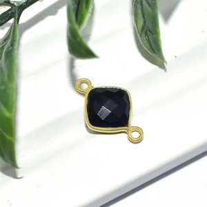 Connecteur coussin en onyx noir 8 mm plaqué or double attache pour la fabrication de bijoux - Product Image 1