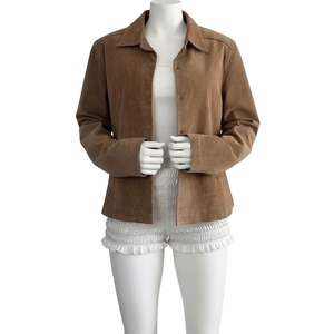 แจ็คเก็ตหนังแท้ผู้หญิงรุ่นล่าสุด แขนยาว สีพื้น สำหรับสุภาพสตรี รับออกแบบโลโก้ OEM เสื้อผ้าฤดูหนาว - Product Image 1