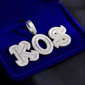 Colgante Personalizado de Hip Hop, Plata de Ley 925, con Diamantes Moissanite VVS que Pasan la Prueba, Colgante con Nombre en Letras - Product Image 1