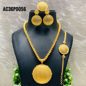 Ensemble de pendentifs en laiton plaqué or 24 carats pour femmes et unisexe, bijoux tendance d'un gramme pour les cadeaux de mariage et d'anniversaire - Product Image 1