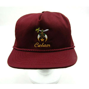 Casquette Snapback 6 Panneaux Brodée Calam en Coton Bordeaux Unisexe – Chapeau Décontracté avec Logo Brodé à la Main sur le Devant - Product Image 4