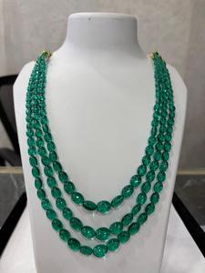 Collar Hermoso con Cuentas de Esmeralda de Forma Ovalada, Cuentas Sintéticas, 3 Hilos - Product Image 5