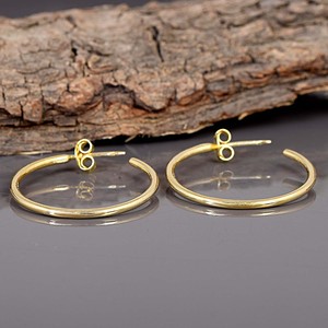 Nouveauté 2026 – Boucles d'oreilles créoles fines en argent sterling 925 plaqué or jaune, 27 mm, design minimaliste, pour usage quotidien, bijoux raffinés - Product Image 2