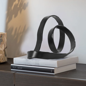 Sculpture abstraite créative en métal plaqué or poli, pièce d'art, accessoire de décoration intérieure pour salon, bureau, intérieur et extérieur, basse hauteur - Product Image 4