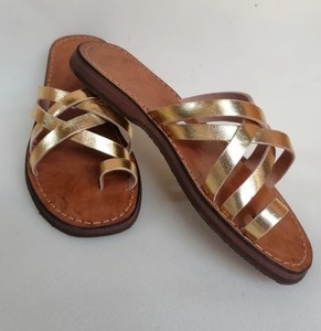 Sandales en cuir marocaines pour femmes - faites à la main - artisanat marocain de qualité - Sandale dorée - Product Image 2