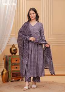 Ensemble Kurti Pantalon Dupatta en Rayonne Imprimée de Qualité Supérieure, Style Indien Magnifique – Fournisseur et Exportateur Mondial de Mode Féminine - Product Image 5
