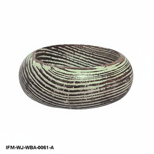 Bracelet manchette en bois antique fait main, style vintage, effet vieilli, avec détails de grain rustique - Product Image 3