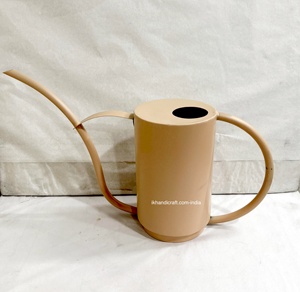 Regadera de Acero Sólido de Alta Calidad, Diseño Elegante y Único, Acabado Color Marfil, Capacidad de 1.3L, para Uso en Interiores - Product Image 1